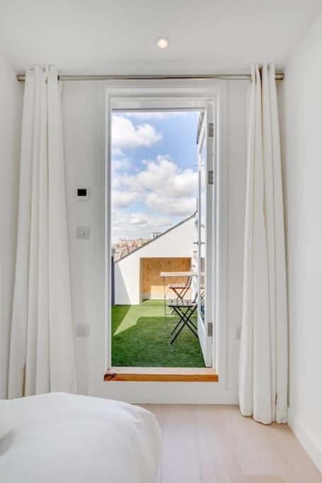 Modern 1 Bedroom Flat In Battersea London Exteriör bild